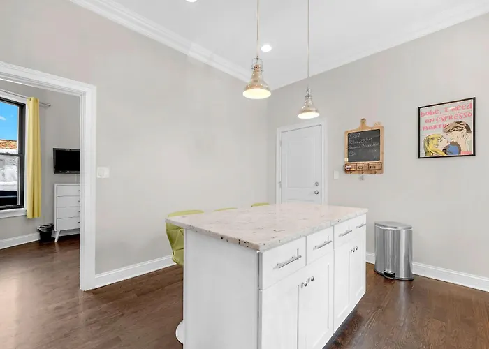 Apartment Modern, Spacious 3br Minutes To Downtown! Chicago