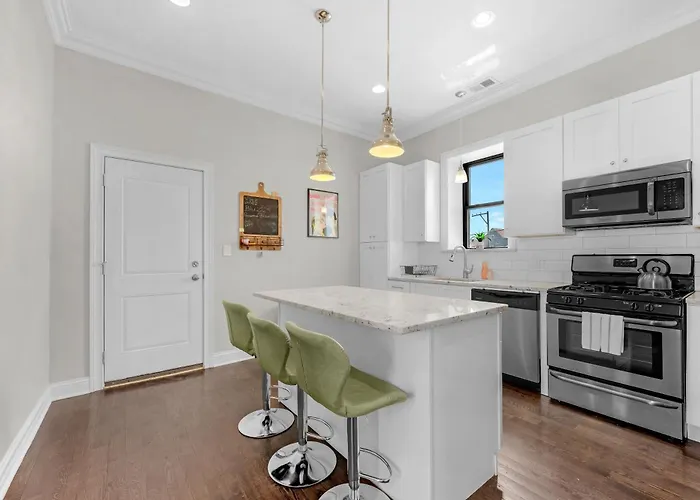 Apartment Modern, Spacious 3br Minutes To Downtown! *